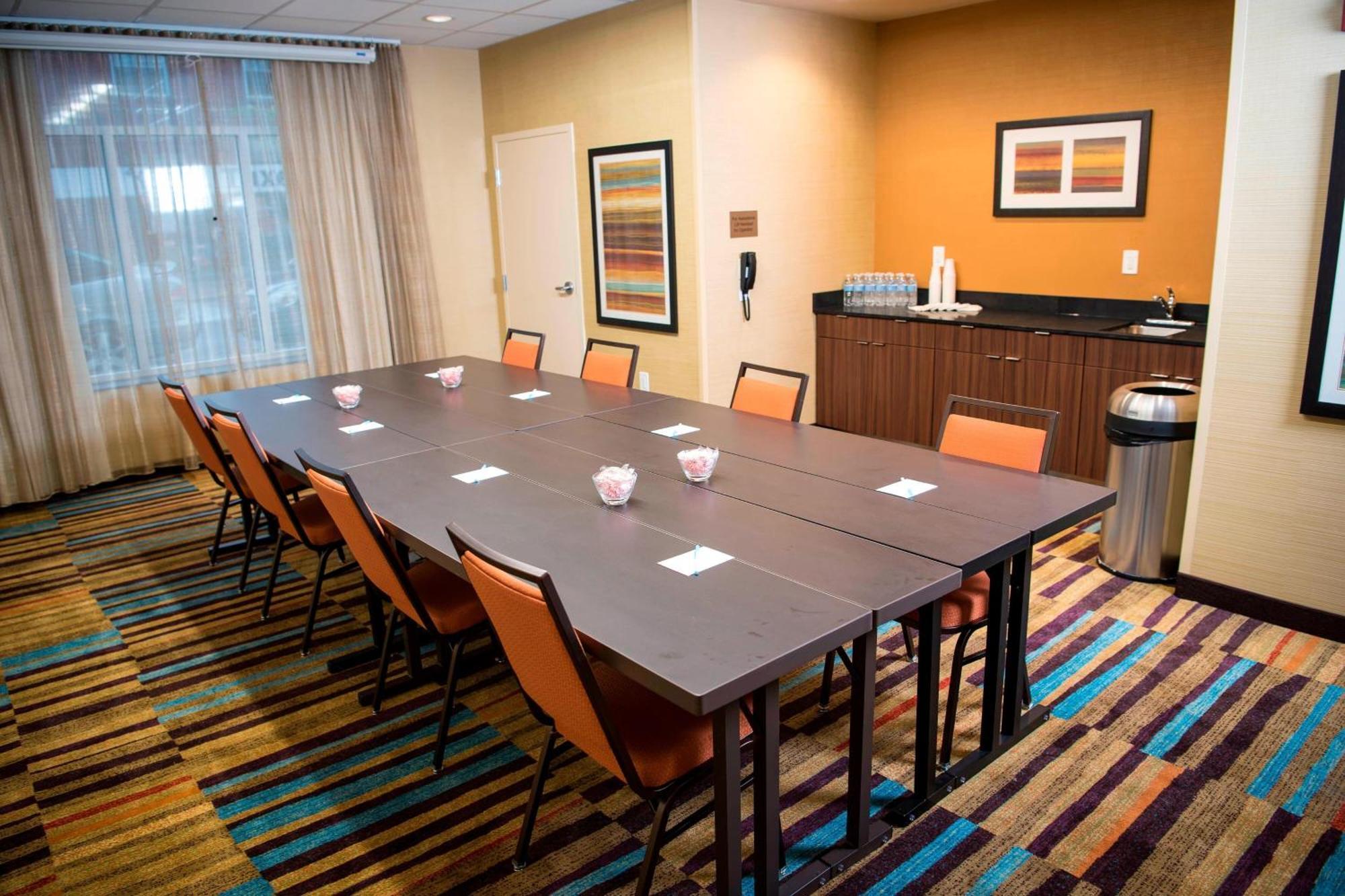 Fairfield Inn & Suites By Marriott Cincinnati Uptown/University Area Екстериор снимка