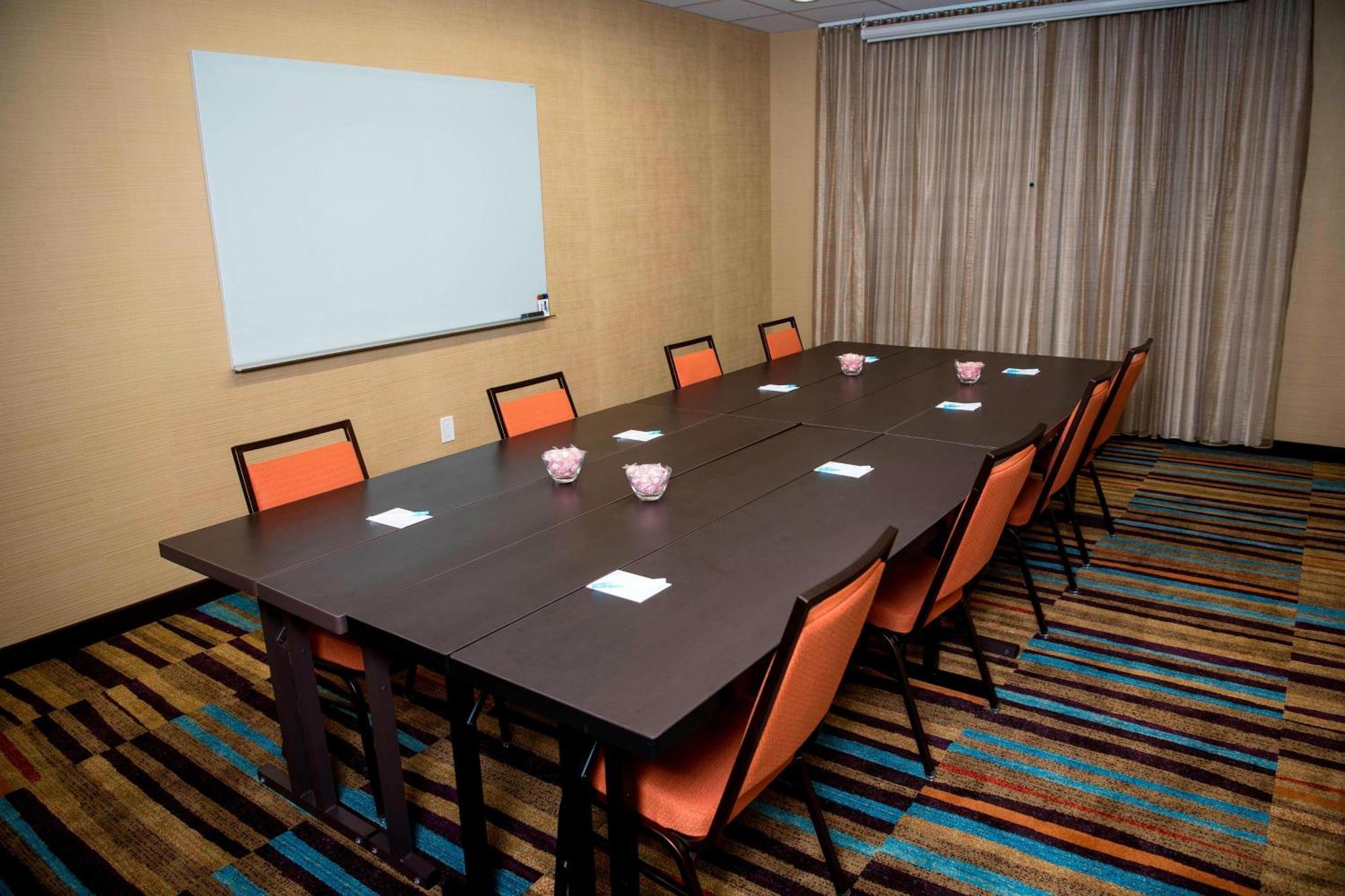 Fairfield Inn & Suites By Marriott Cincinnati Uptown/University Area Екстериор снимка